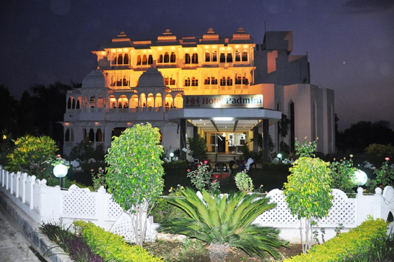 Hotel Padmini Chittorgarh Exteriör bild