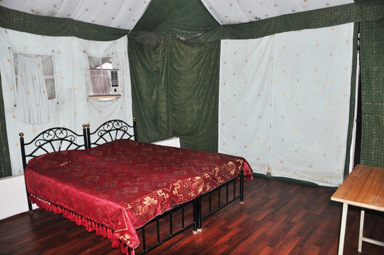 Hotel Padmini Chittorgarh Exteriör bild