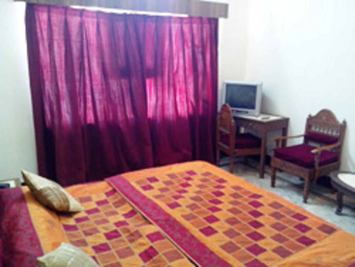 Hotel Padmini Chittorgarh Exteriör bild